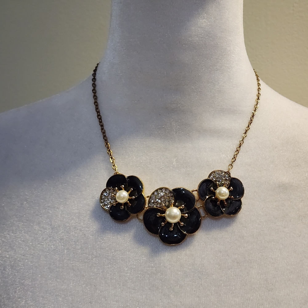 Elegant Collar Necklace Black Enamel Flowers With Rhinestones And Faux Pearls